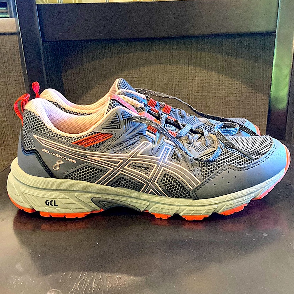 ASICS GEL VENTURE 8 WOMEN'S TRAIL RUNNING SHOES.